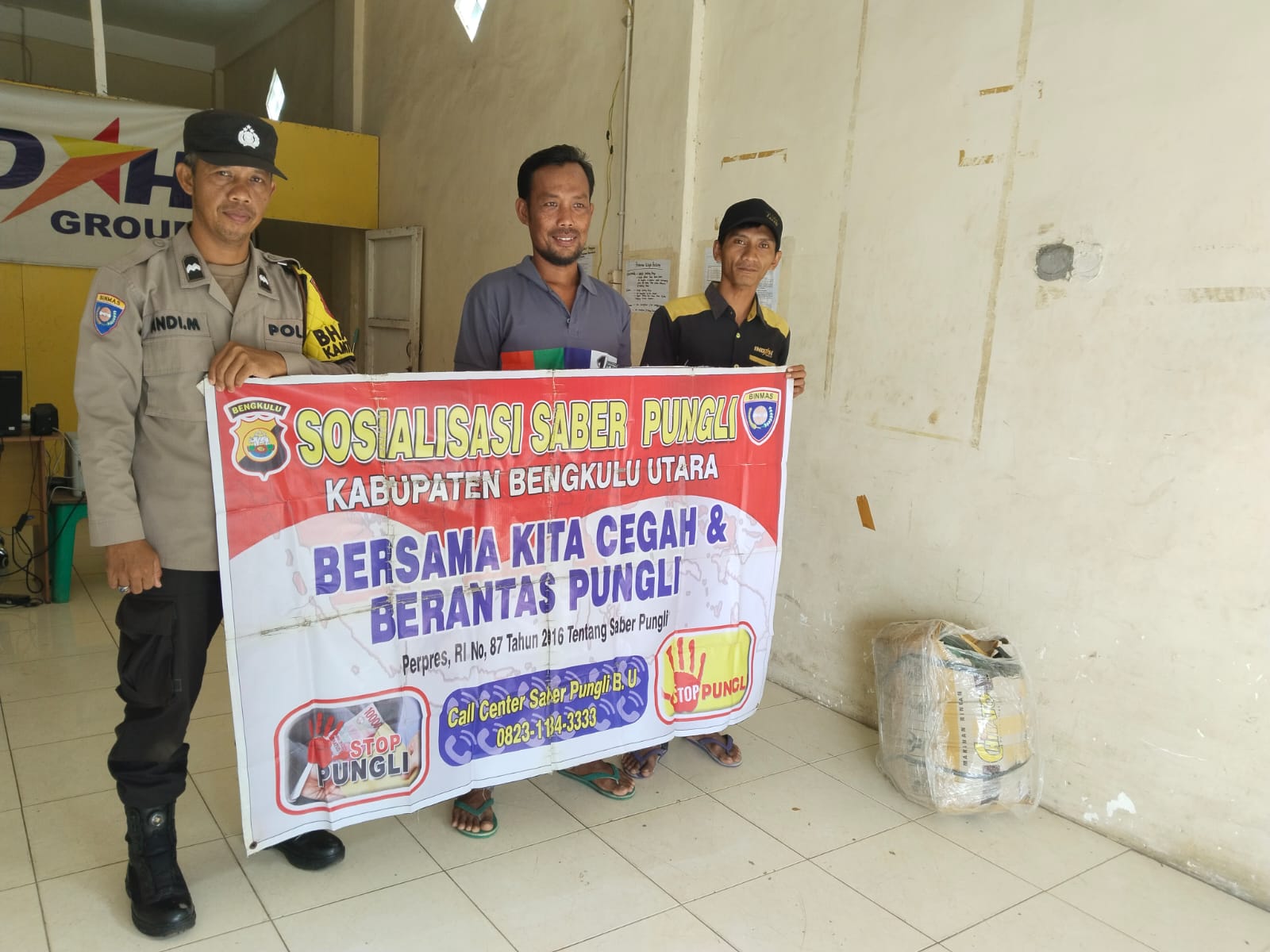 Bhabinkamtibmas Polsek Ketahun Sosialisasi Saber Pungli di Desa Air Sebayur