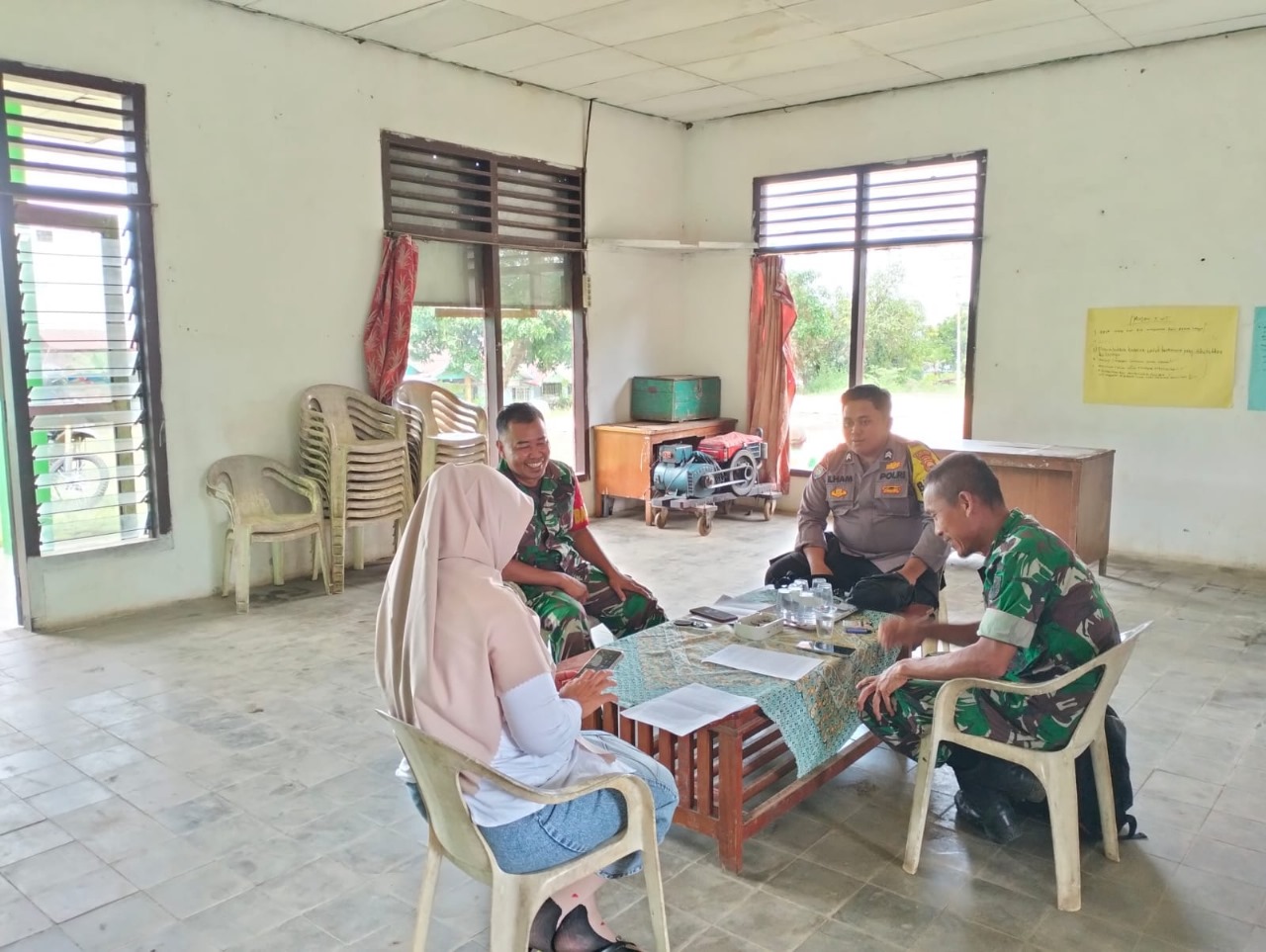 Sinergitas, Bhabinkamtibmas dan Babinsa Sambang Silahturahmi Warg, Mewujudkan Kamtibmas yang Kondusif