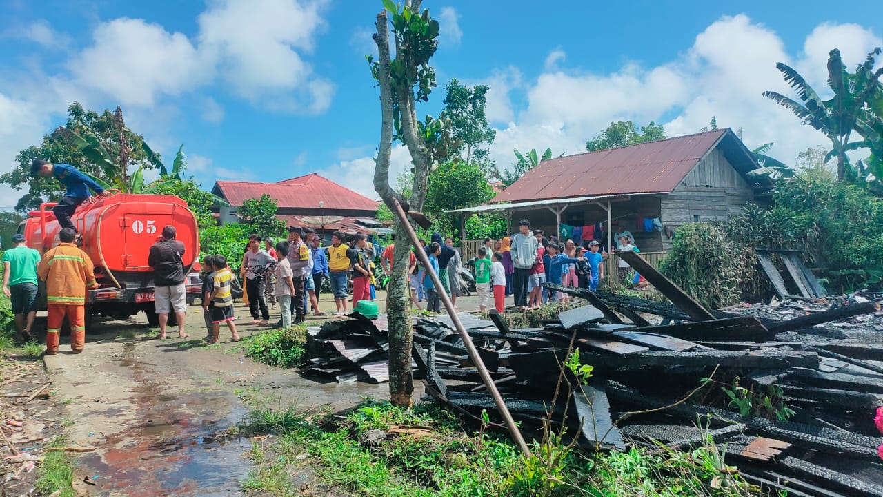 Rumah Warga di Desa Talang Belitar Kebakaran, Surat Berharga dan Kendaraan Hangus
