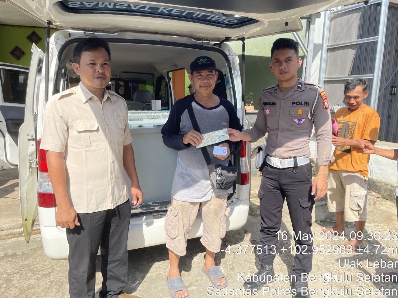 Berikan Pelayanan Wajib Pajak, Samsat BS bersama Persoenl Sat Lantas Polres BS Samsat Keling di Kedurang 