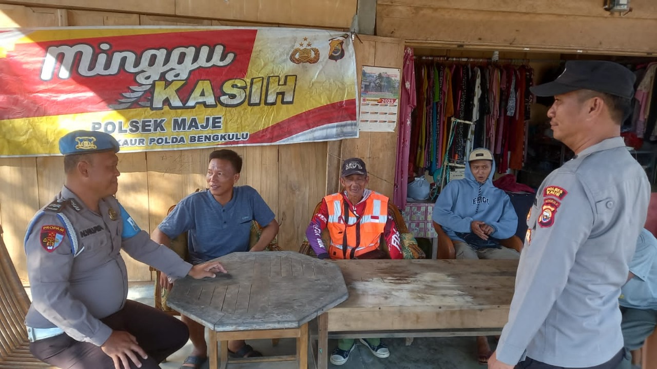 Gelar Minggu Kasih, Polsek Maje Sampaikan Imbauan Kamtibmas di Desa Tanjung Baru 