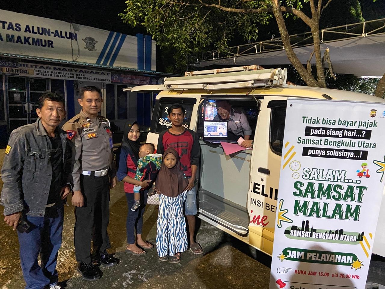 Mempermudah Urusan Pajak Kendaraan, Polres BU Hadirkan Inovasi Baru Samsat Malam di Alun-Alun Kota Argamakmur