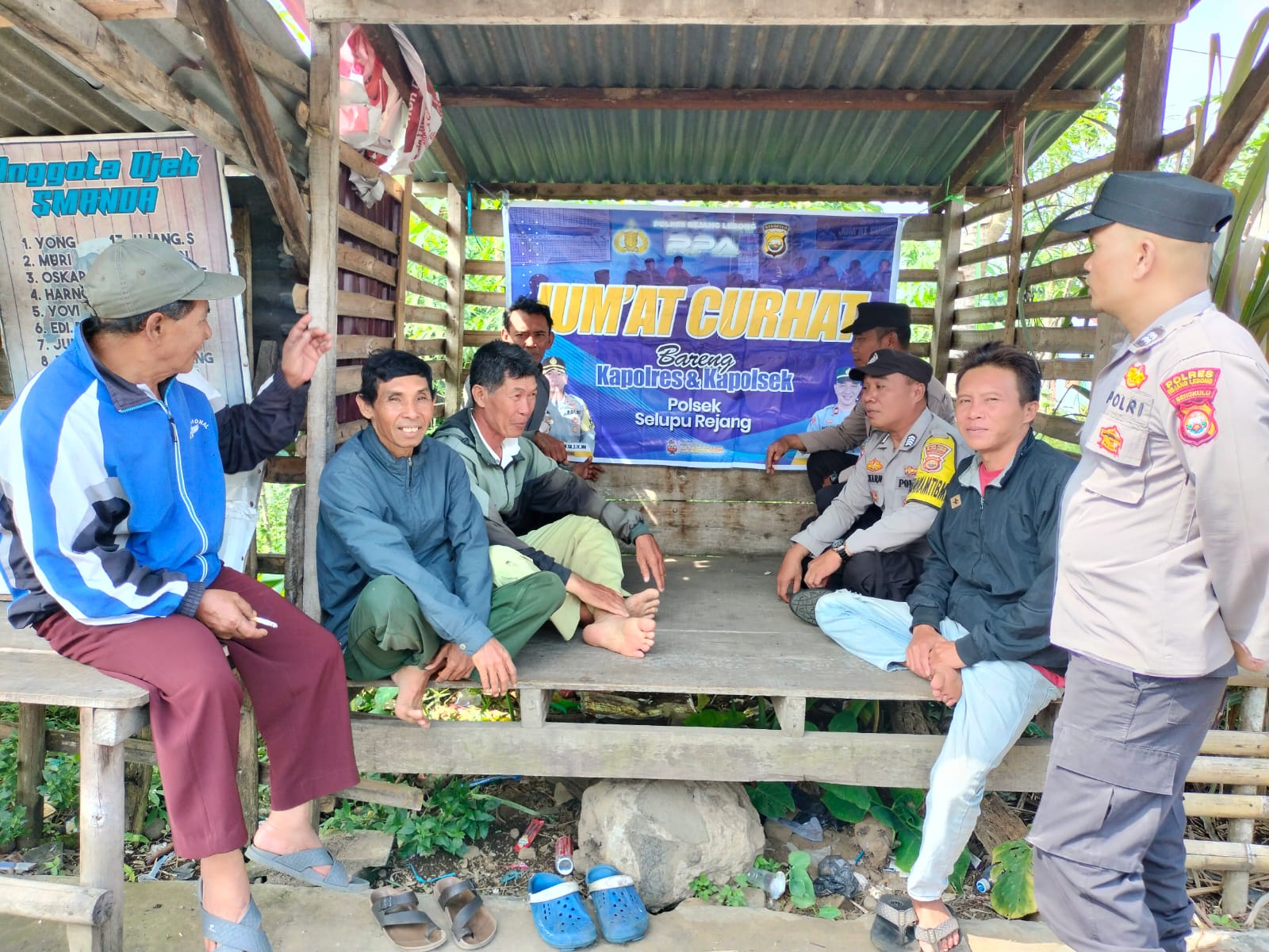 Jumat Curhat di Kelurahan Kesambe Baru, Polsek Selupu Rejang Sampaikan Imbaun Kamtibmas 