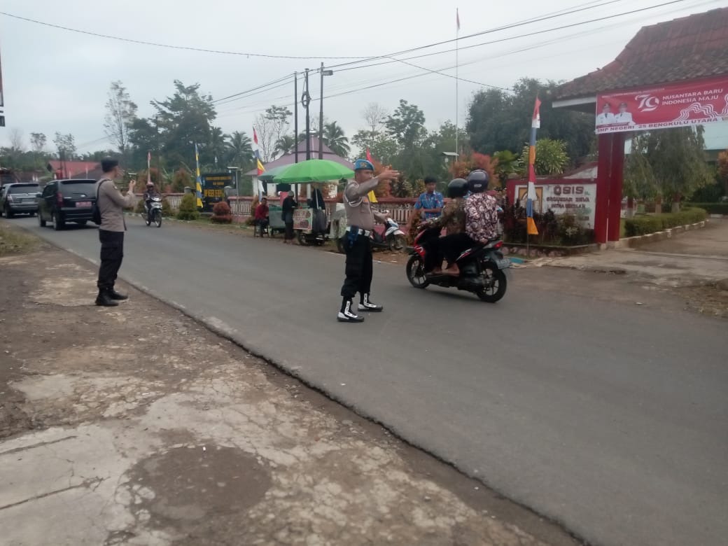 Jaga Situasi Kamtibmas Aman, Polsek Padang Jaya Pengamanan Pembukaan Tournamen Volly dan Futsal