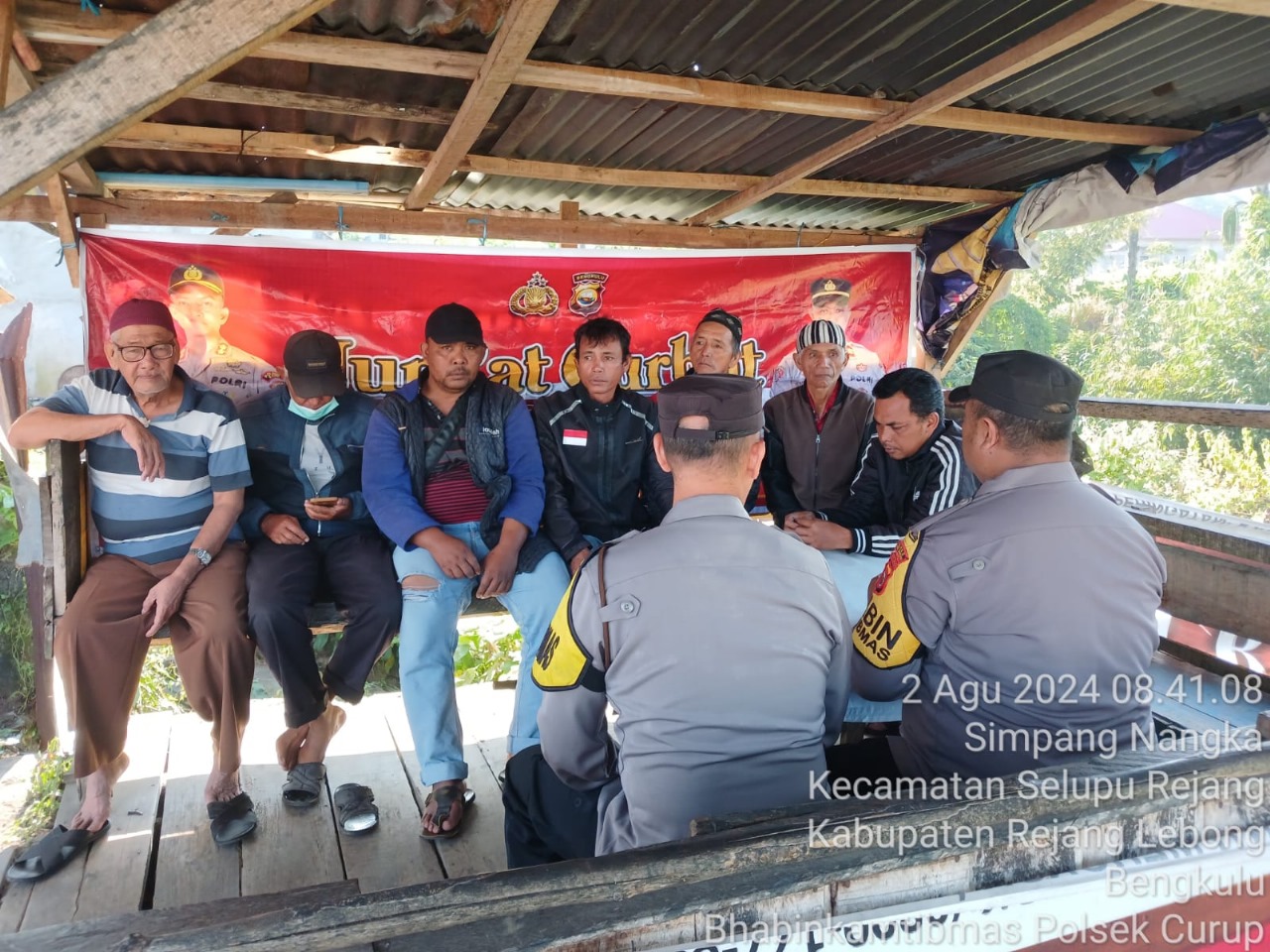 Warga Simpang Nangka Jumat Curhat Bareng Polsek Selupu Rejang