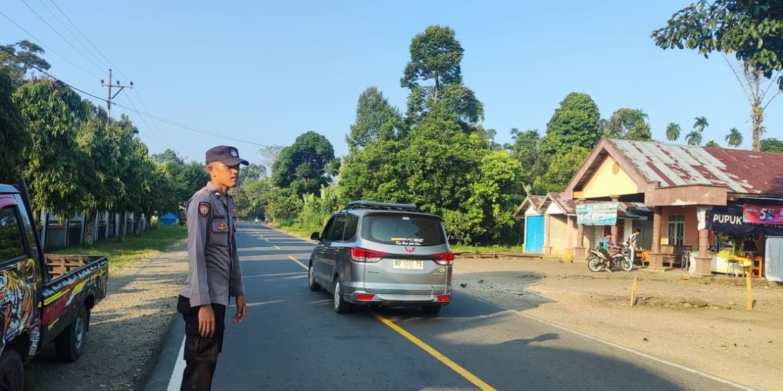 Gelar Strongpoint Upaya Polsek Padang Ulak Tanding Tingkatkan Keamanan dan Ketertiban Lalu Lintas