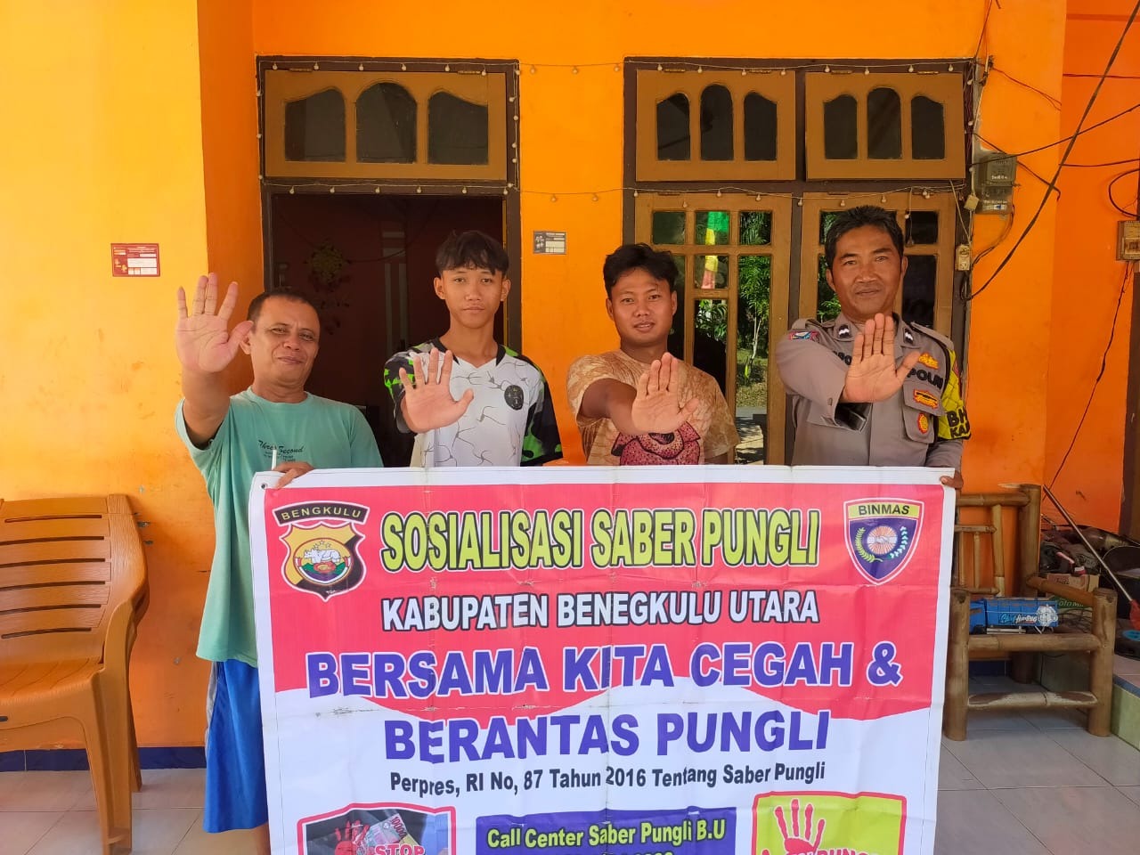 Polsek Ketahun Sosialisasi Saber Pungli Bersama Warga Binaanya Desa Sumber Mulya