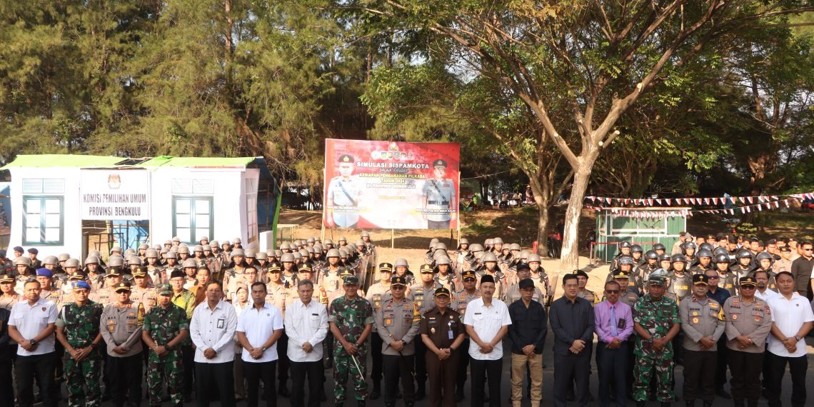 Wujudkan Pemilu Damai, Kapolda Bengkulu Pimpin Simulasi Sispamkota