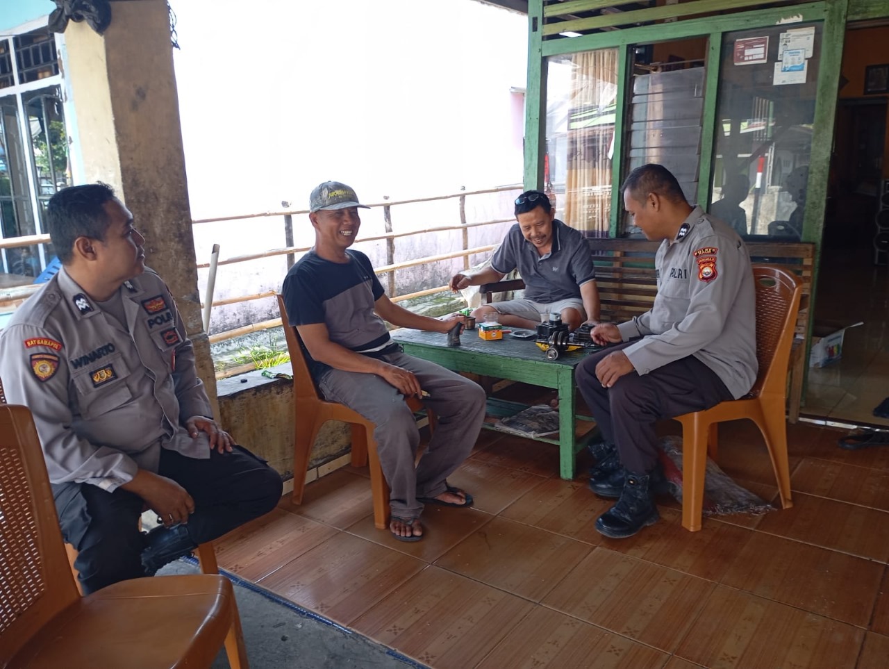 Sambangi Masyarakat Anggota Sat Binmas Polres Kaur Sampaikan Imbauan Kamtibmas