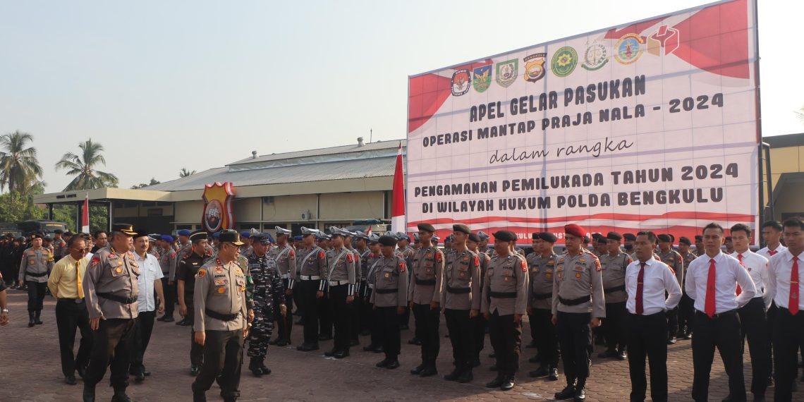 Sinergitas Amankan Pilkada, Kapolda Bengkulu Bersama Danrem 041/Gamas Pimpin Gelar Pasukan Ops Mantap Praja Nala 2024