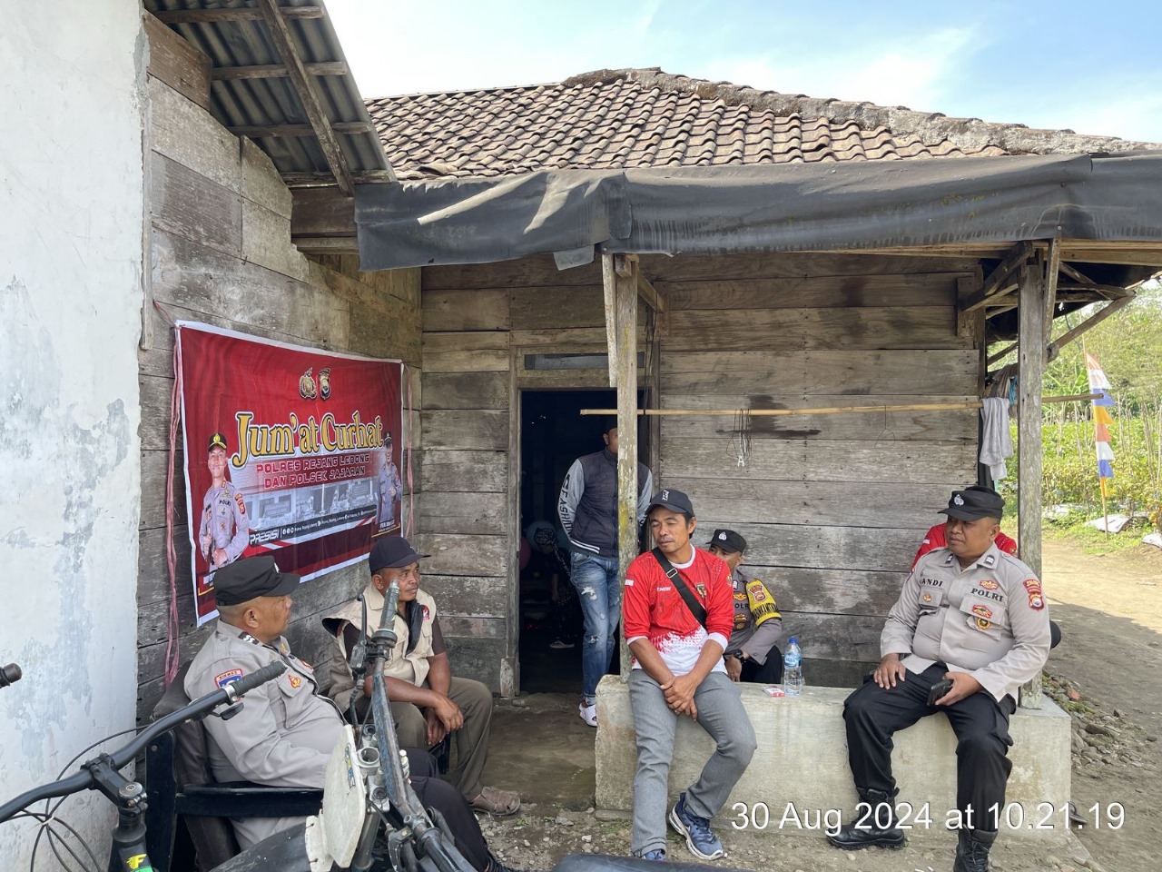 Bhabinkamtibmas Polsek Selupu Rejang Bersama Warga Desa Talang Ulu Laksanakan Jumat Curhat 