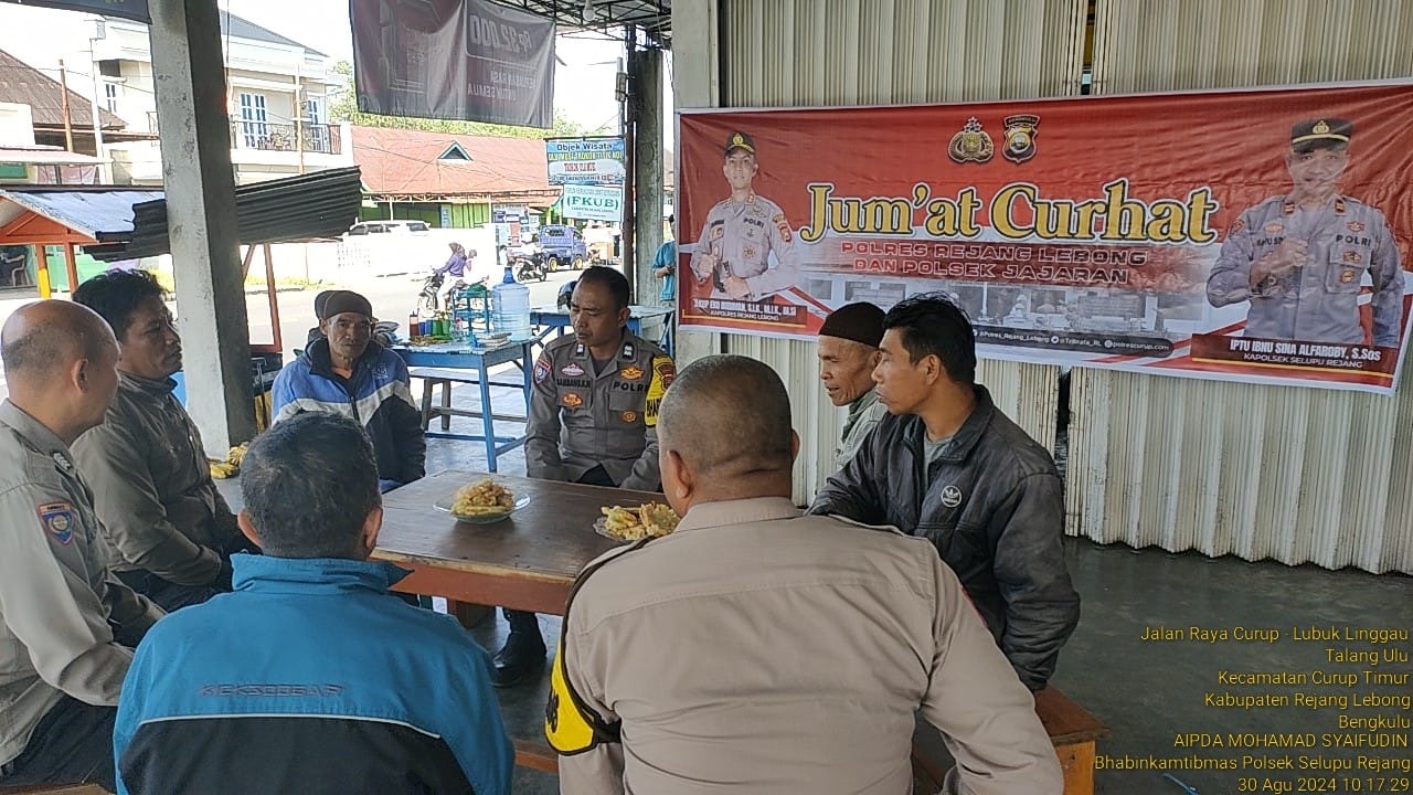 Polsek Sindang Kelingi Gelar Jumat Curhat Sampaikan Pesan Kamtibmas kepada Warga 