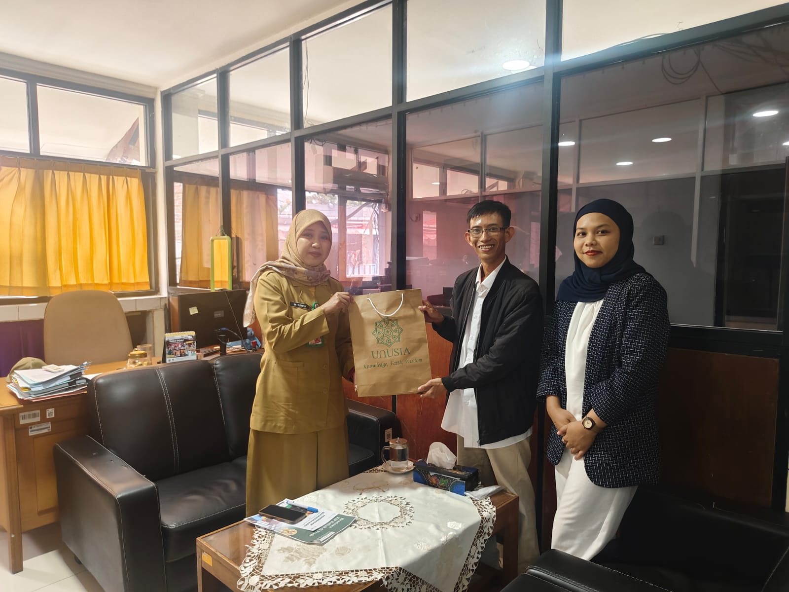 Prodi Akuntansi UNUSIA Tawarkan Beasiswa KIP Kuliah Dua Gelar ke Kelurahan Tanah Tinggi Jakpus