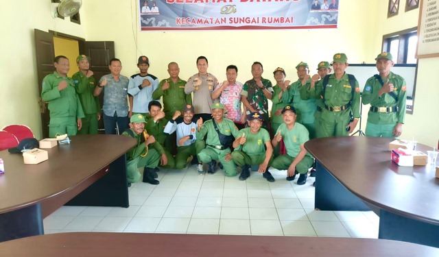 Kapolsek Sungai Rumbai Jadi Narasumber Bimtek Kapasitas SDM Linmas Kecamatan Sunagi Rumbai