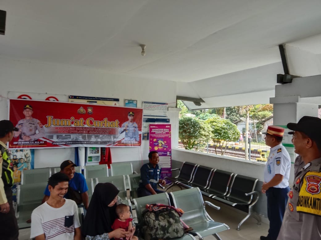 Sampaikan Pesan Kamtibmas dan Tampung Aspirasi  Warga, Polsek Sindang Dataran Gelar Jumat Curhat 