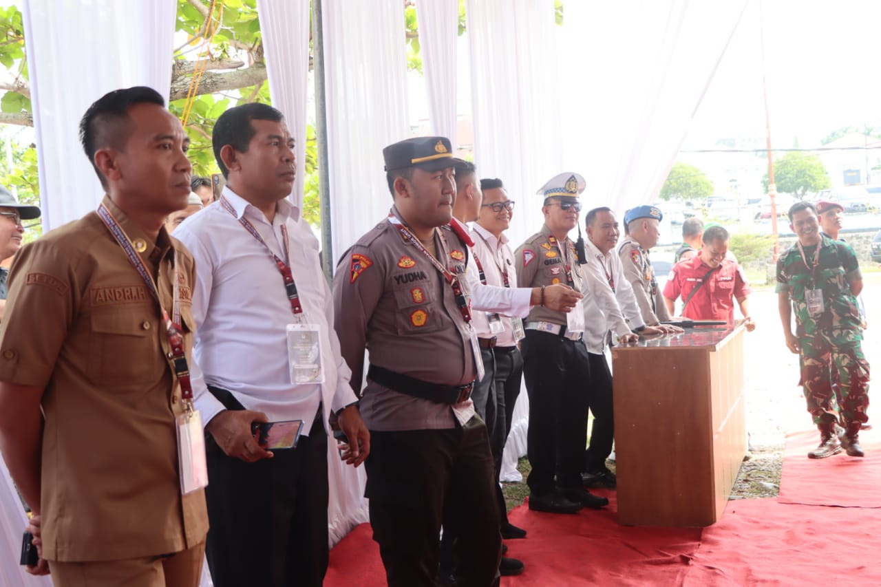 Polres Seluma Laksanakan Pengamanan Pengundian Nomor Urut Bakal Pasangan Calon Bupati dan Wakil Bupati dan Deklarasi Damai Tahun  2024