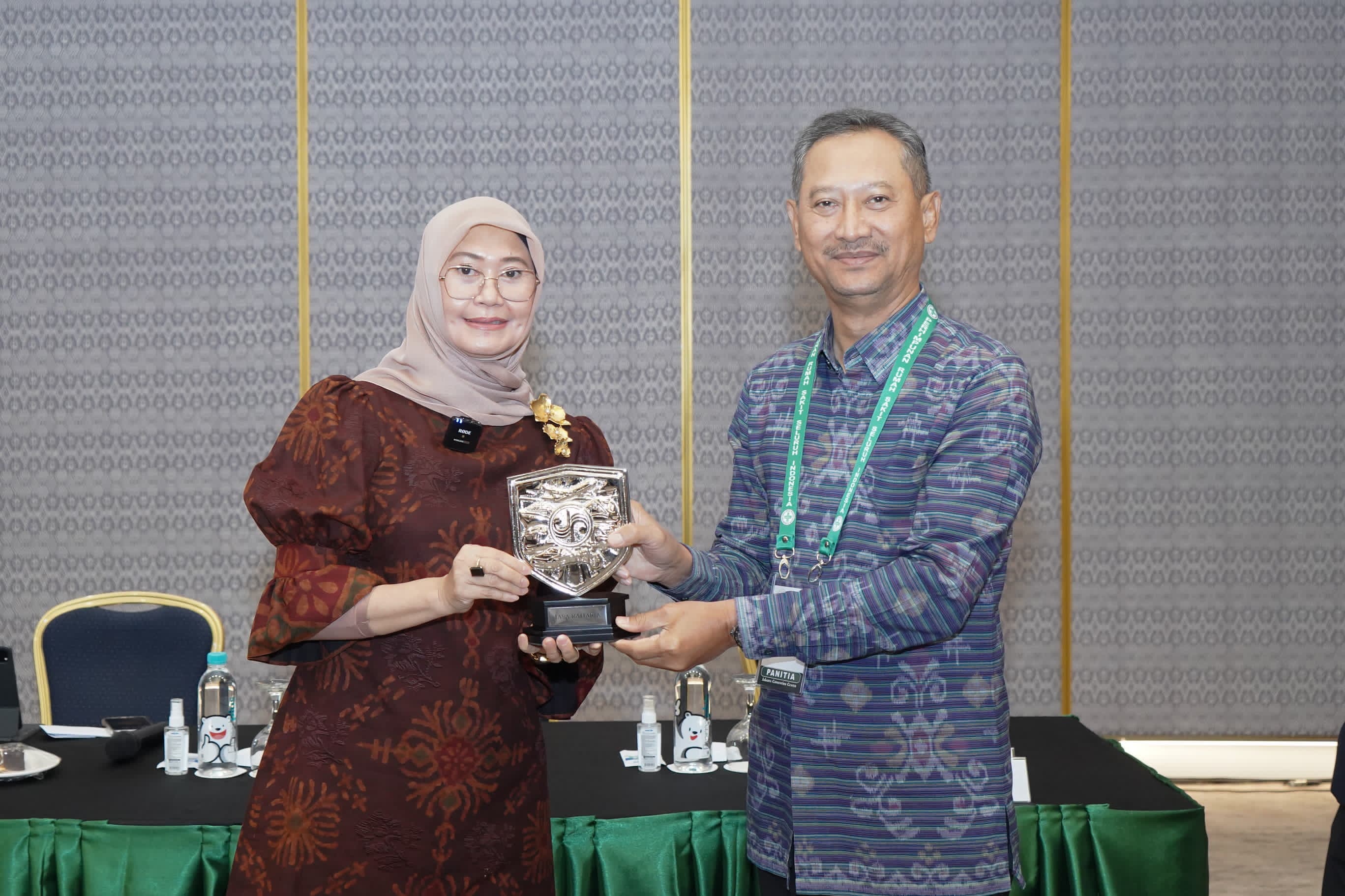 Terus Optimalkan Pelayanan Digital Kepada Korban Kecelakaan,  Jasa Raharja Gelar Industrial Symposium Bersama PERSI Dengan Penganugera han ”JRCare Award 2024”  Bagi Rumah Sakit dengan Pelayanan Terbaik