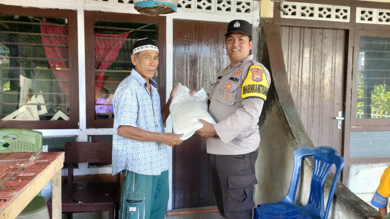 Bhabinkamtibmas Polsek Selupu Rejang Gelar Selasa Berbagi di Keluruhan Sidorejo