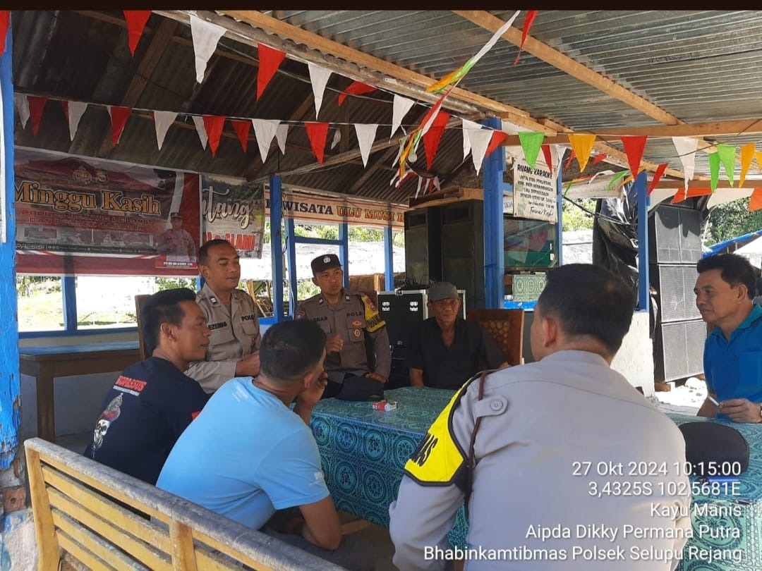 Cooling System Jelang Pilkada 2024, Polsek Selupu Rejang Gelar Minggu Kasih di Desa Kayu Manis