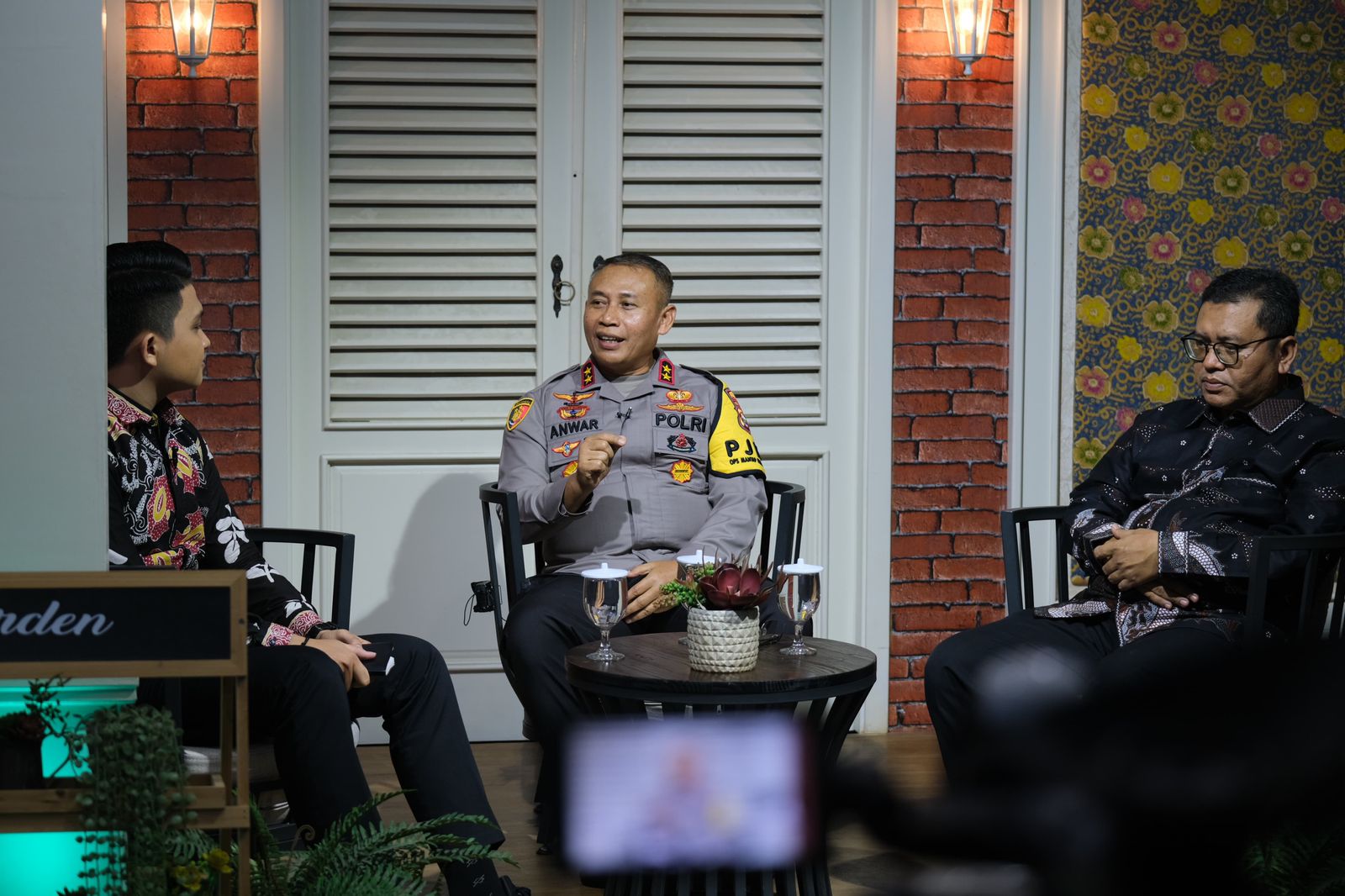 Ajak Masyarakat Bersama Polri Jaga Situasi Kamtibmas Kondusif Jelang Pemilu, Kapolda Bengkulu Talkshow Di TVRI