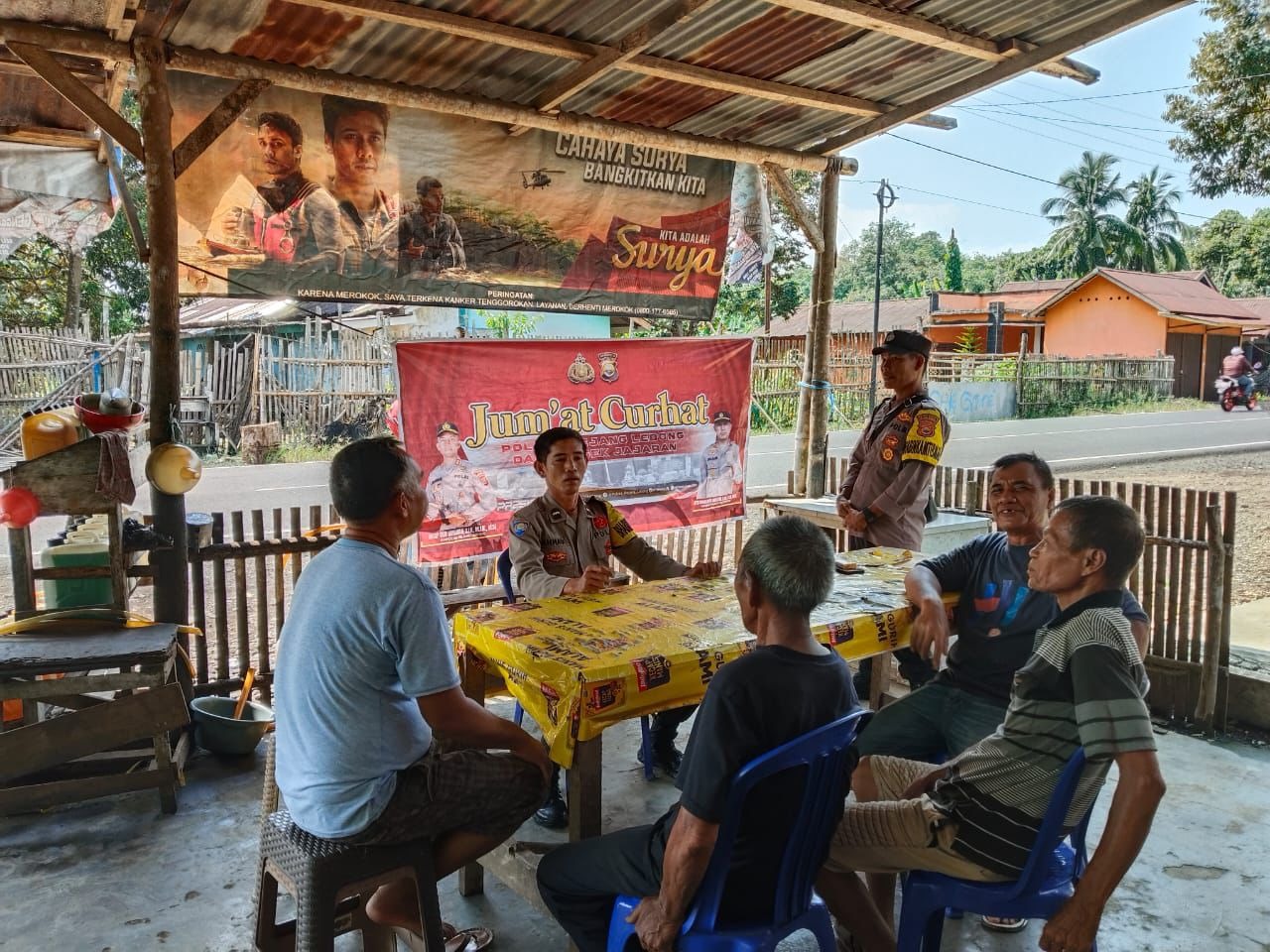 Tingkatkan Komunikasi Terkait Kamtibmas dengan Masyarakat, Polsek Padang Ulak Tanding Gelar Jumat Curhat Bersama 