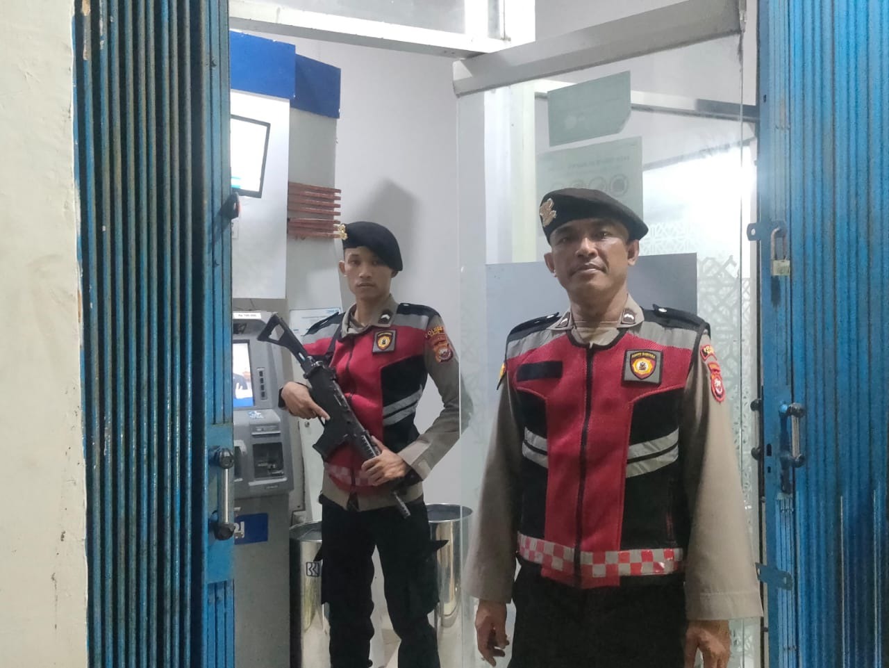 Patroli Objek Vital,  Sat Samapta Polres Kaur Pantau Situasi ATM dan Bank di Bintuhan