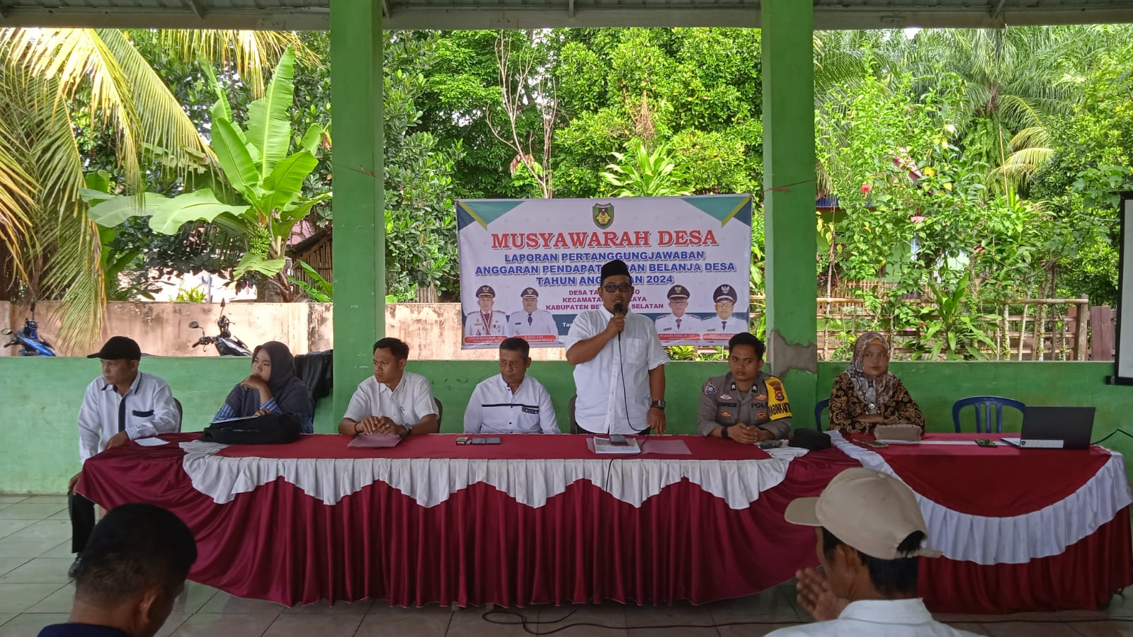 Bhabinkamtibmas Polsek Pino Raya Hadiri Musyawarah Desa Pertanggungjawaban APBDesa