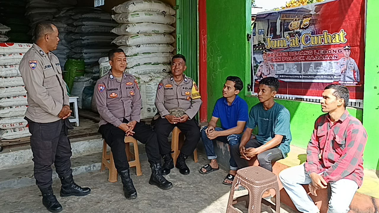 Polsek Selupu Rejang Gelar Kegiatan Jum'at Curhat untuk Tingkatkan Hubungan dengan Masyarakat