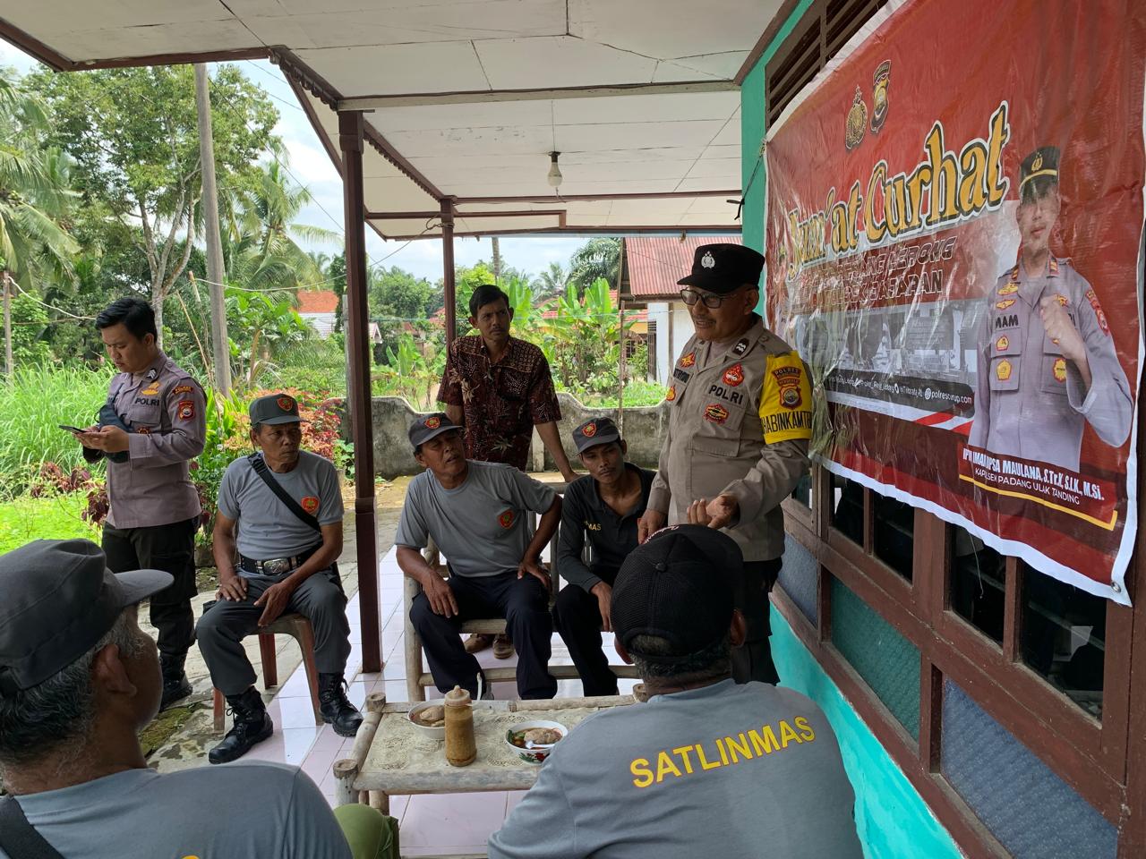 Polsek Padang Ulak Tanding Gelar Jumat Curhat untuk Jalin Komunikasi dan Keamanan Bersama Masyarakat