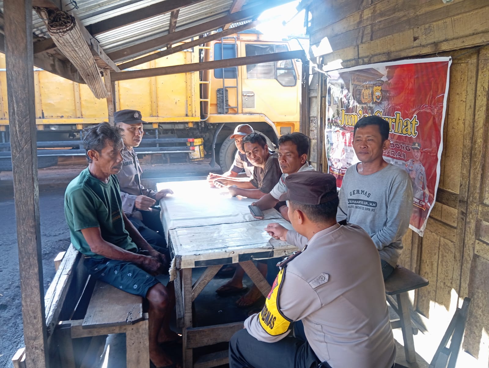 Bersama Warga Kampung Baru, Polsek Selupu Rejang Gelar Kegiatan Jumat Curhat