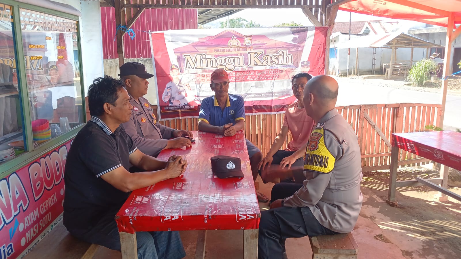 Polsek Selupu Rejang Gelar Kegiatan Minggu Kasih di Desa Air Meles Atas