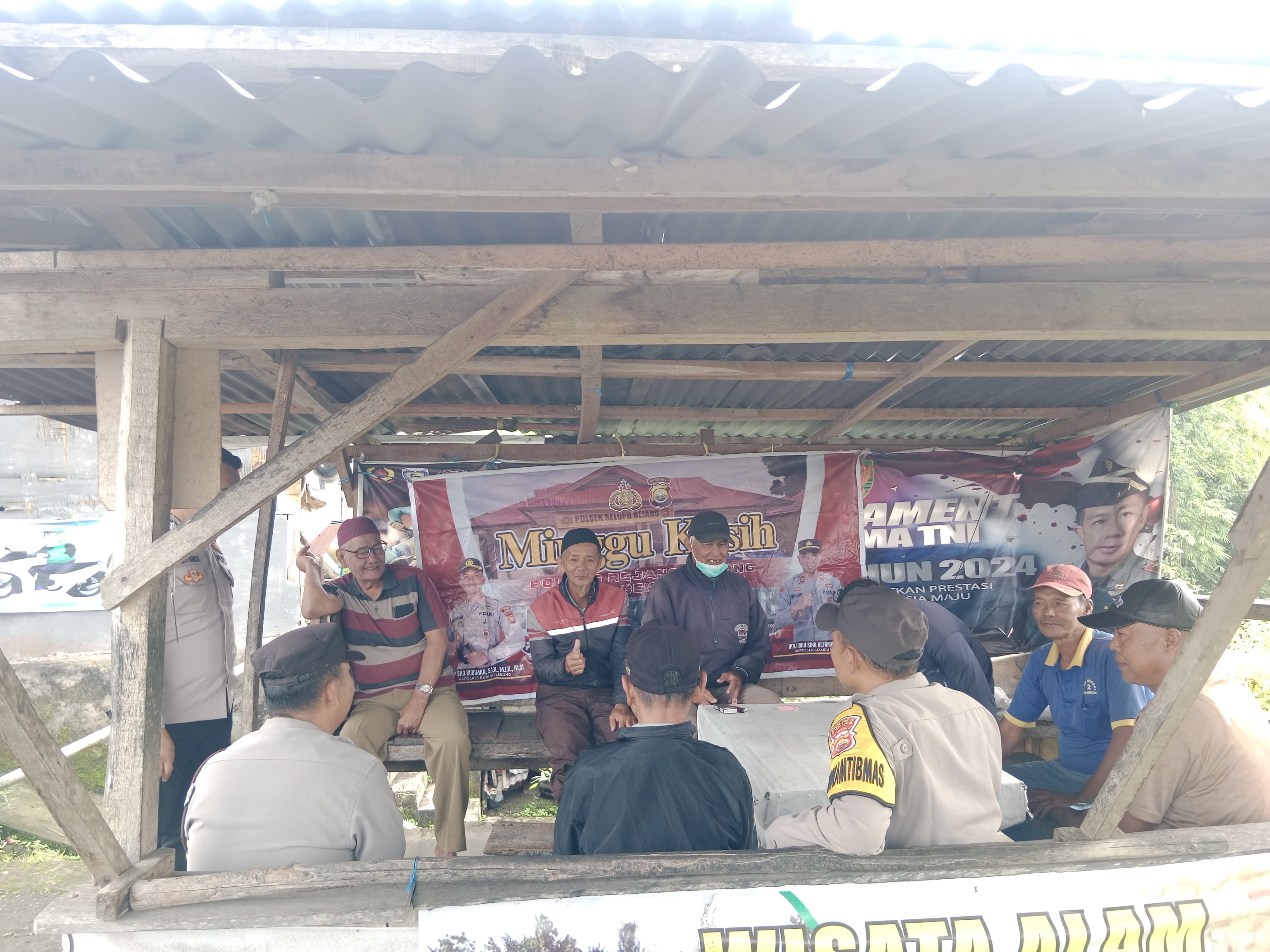 Polsek Selupu Rejang Gelar "Minggu Kasih" untuk Dengarkan Aspirasi Warga