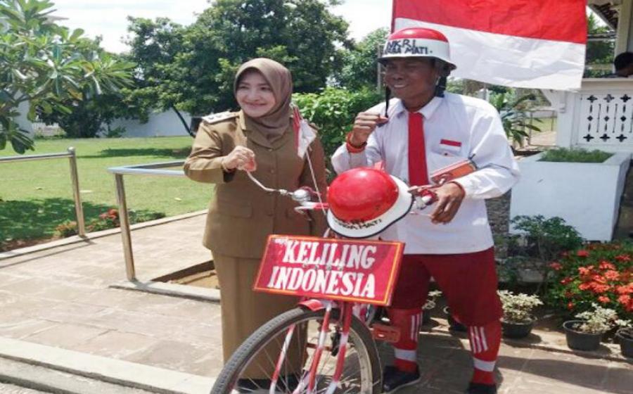 Wakil Walikota Patriana Sosialinda menyambut dengan ramah kedatangan Damin