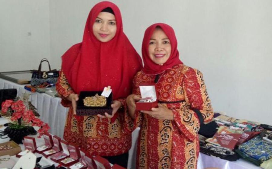 Provinsi Bengkulu ikut meramaikan ajang pameran produk unggulan yang digelar oleh Dewan Kerajinan Nasional Daerah (Dekranasda) di gedung Griya Asri, Jakarta Timur, Minggu (10/09/2017)