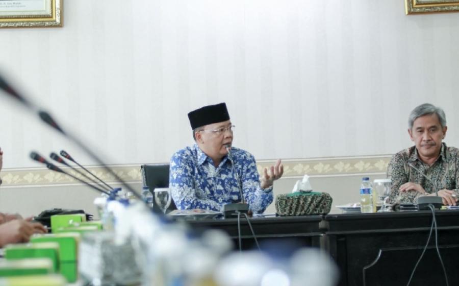 Pertemuan Tim KKP dengan Pemprov Bengkulu membahas solusi transisi pergantian trawls dengan alat tangkap ramah lingkungan untuk nelayan tradisional PEMERINTAHAN