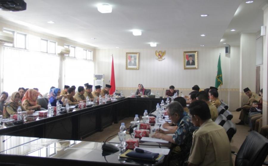 konsulitasi publik tentang raperda Air Tanah yang diselenggaran oleh Dinas ESDM di ruangan rapat Raflesia