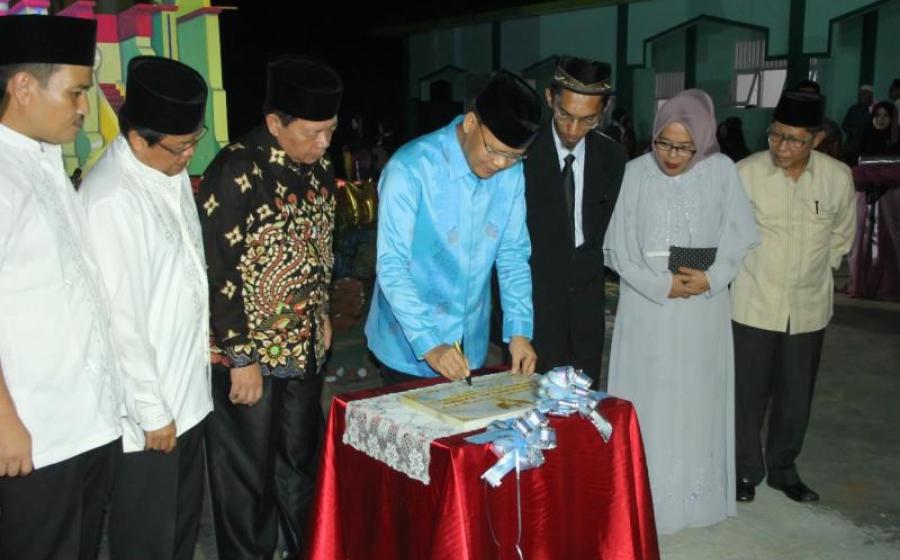 plt-gubernur-bengkulu-resmikan-gedung-al-azhar