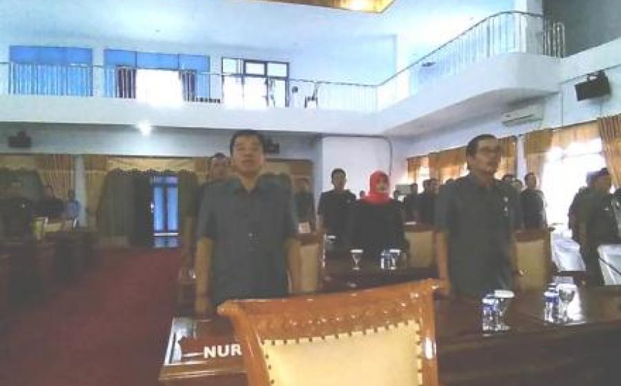 Rapat Paripurna Agenda Penyampaian LKPJ 