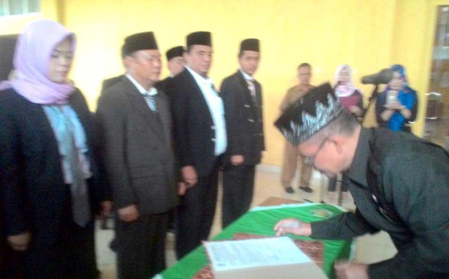 mutasi-28 -pejabat-eselon-iv -pemkab -penteng- di -lima -lokasi -yang-berbeda