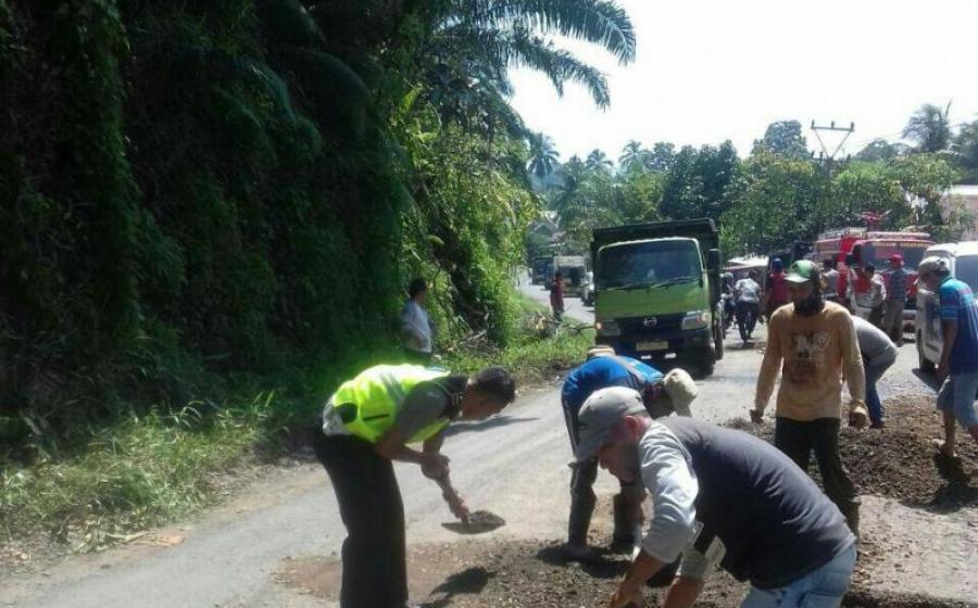 gelar-aksi-solidaritas-bersama-masyarakat-ini-kata-kasat-lantas-bu