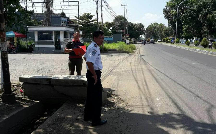 Tim Manajemen Rekayasa Lalu Lintas (MRLL) saat survei lahan parkir baru