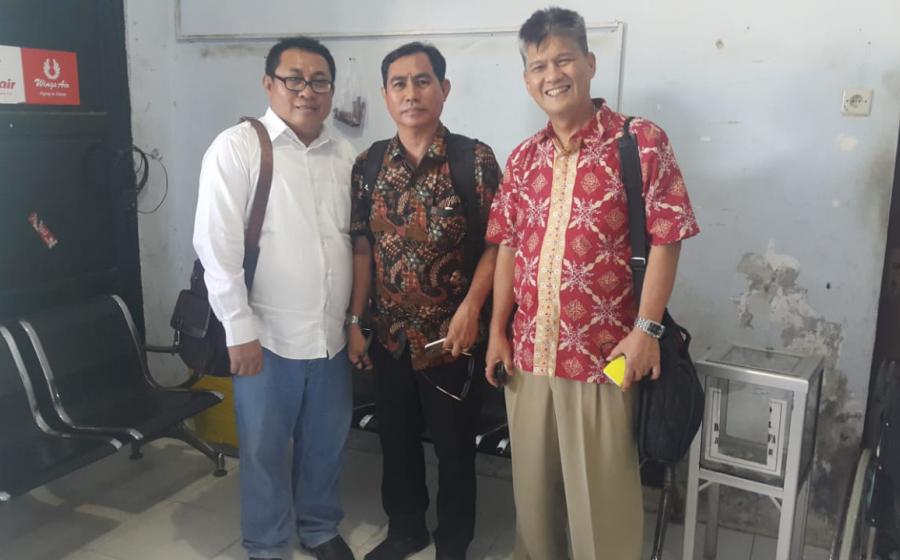 hukum  