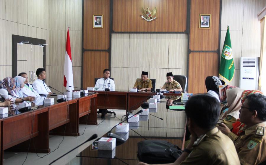 LSS- Didampingi Karo Pemkesra Rehal Hikmal, Asisten 1 Setda Provinsi Bengkulu Hamka Sabri hadir pada audiensi antara Pemprov Bengkulu dengan Tim Penilai Lembaga Sekolah Sehat