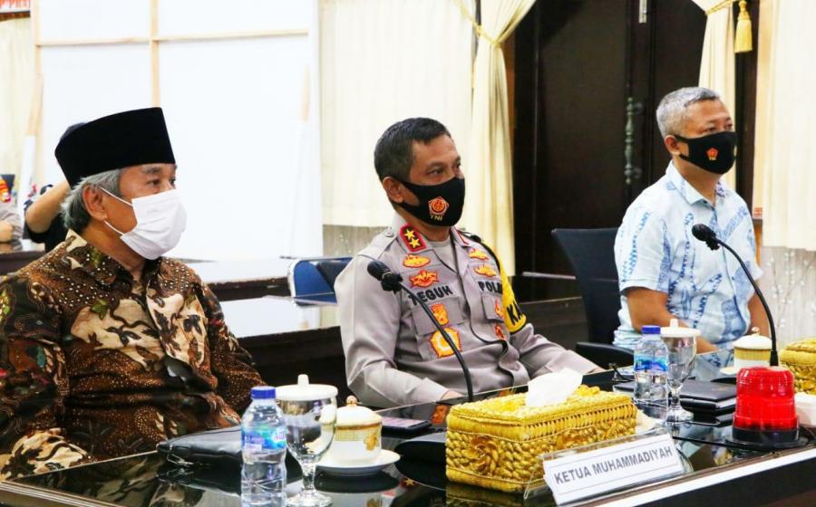 Hukum