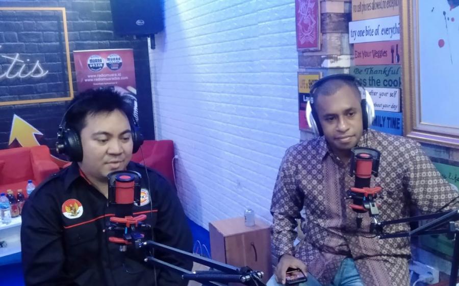 Tokoh Pemuda Papua Steve R Mara dan Ketua Jaringan Pendamping Kebijakan Pembangunan (JPKP) Papua Bonny Mandolang