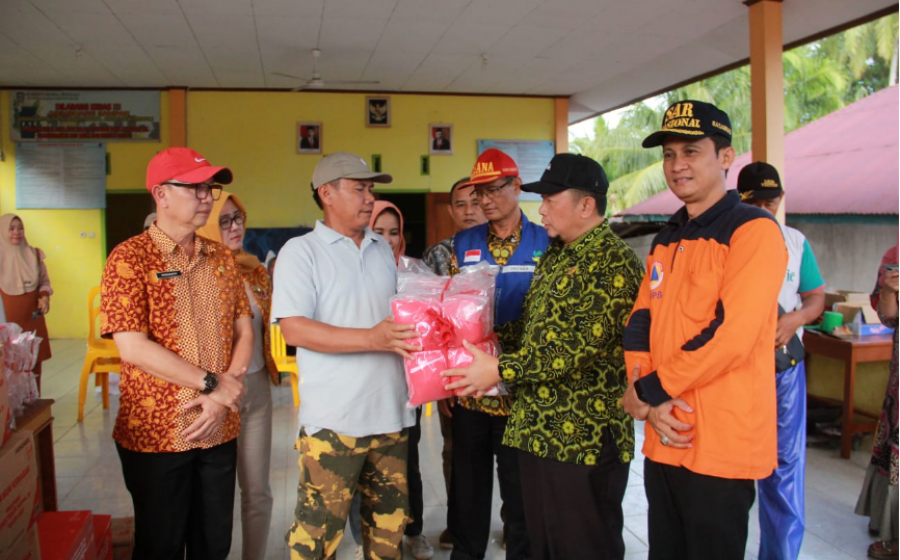 Plh Sekda Bengkulu memberikan Bantuan ke Lokasi Banjir Padang Pelasan dan Desa Jenggalu ShareFacebookTwitterWhatsApp