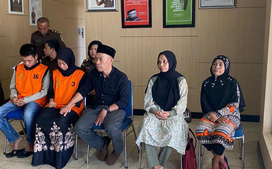 Untuk mempersiapkan rencana pernikahan, dua sejoli asal Bengkulu Utara, Bengkulu, Media Rika Ningsih (20) dan Sumantri (20), nekat mencuri telepon genggam.