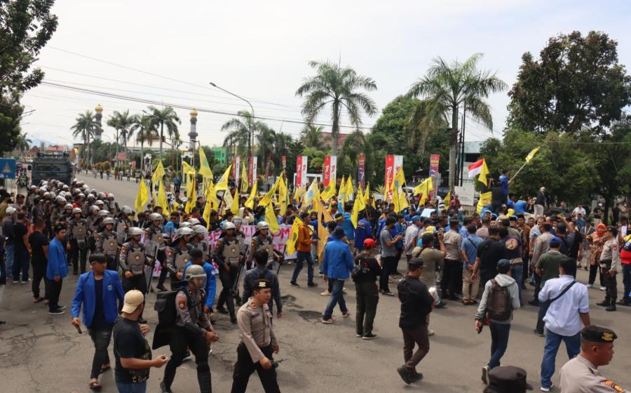  Aksi unjuk rasa PMII kenaikan harga BBM 