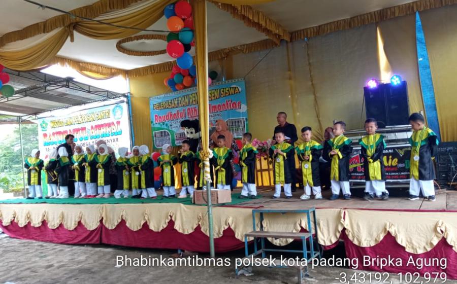 Sinergi, Bhabinkamtibmas Bersama Babinsa dan Pemerintah Desa Hadiri Pelepasan Siswa PAUD Imantiar