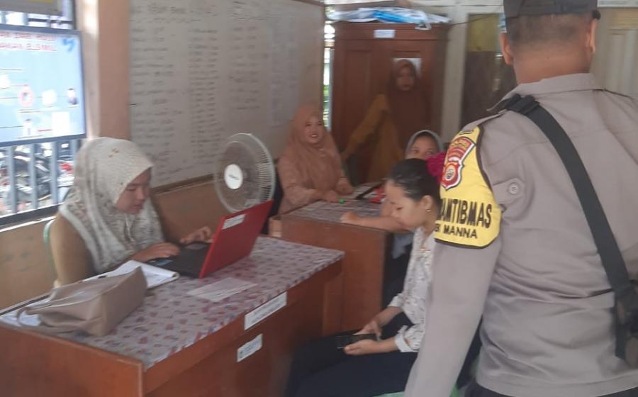 Perkuat Sinergitas Bhabinkamtibmas Polsek Manna   Sambangi Aparatur Desa Tambangan 